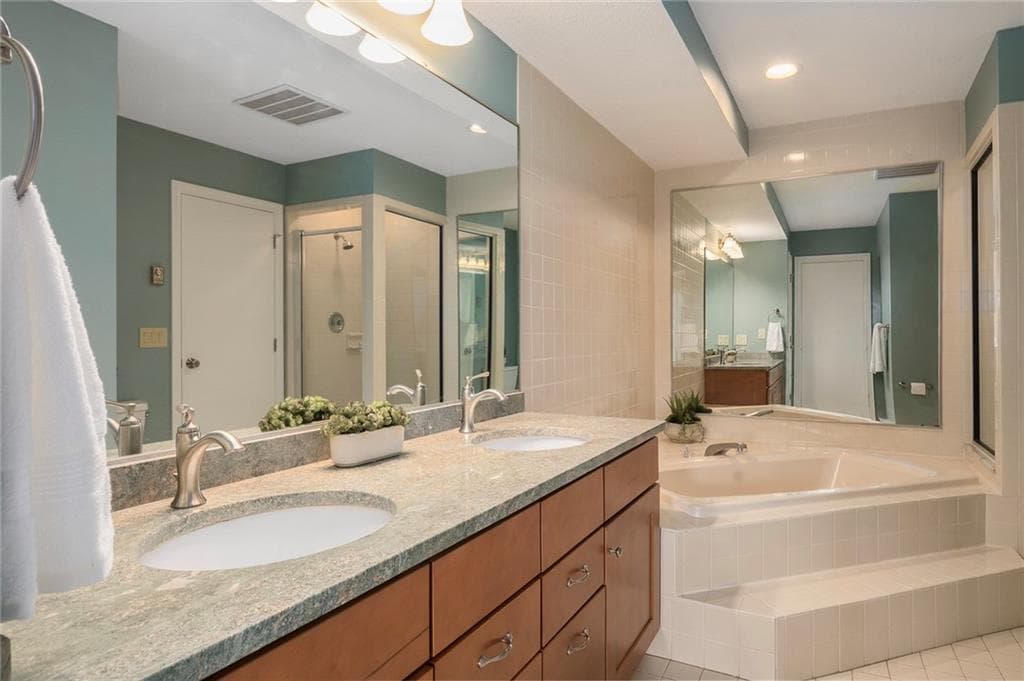 Condominium at 325 North Lane UNIT 325, Bristol, photo 27 of 50