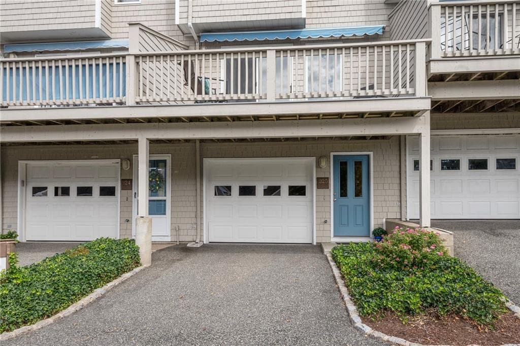 Condominium at 325 North Lane UNIT 325, Bristol, photo 4 of 50