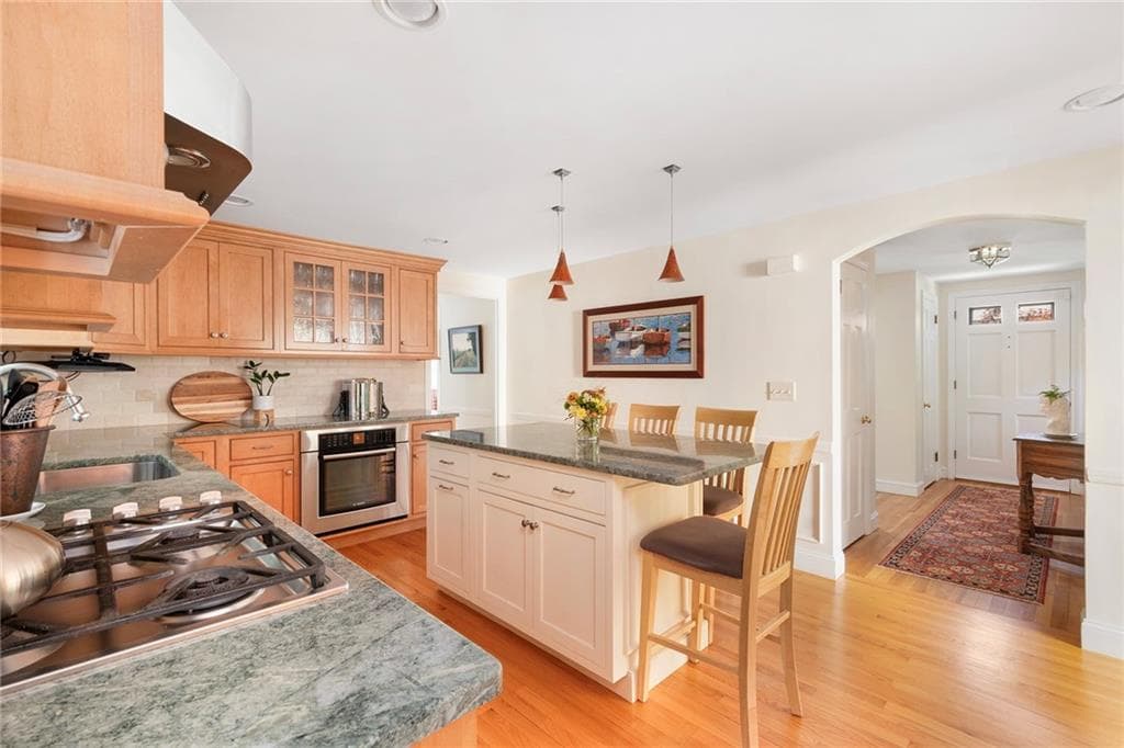 Single Family Residence at 419 Nayatt Road, Barrington, photo 12 of 50