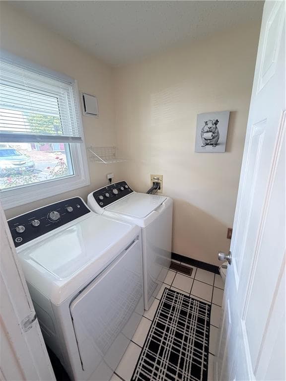 Condominium at 4 Smithfield Road UNIT 17, North Providence, photo 13 of 25