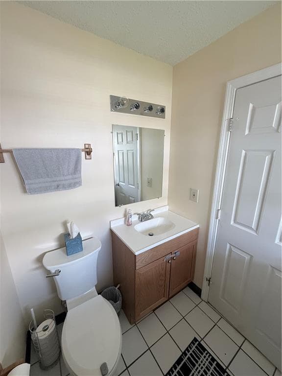 Condominium at 4 Smithfield Road UNIT 17, North Providence, photo 12 of 25