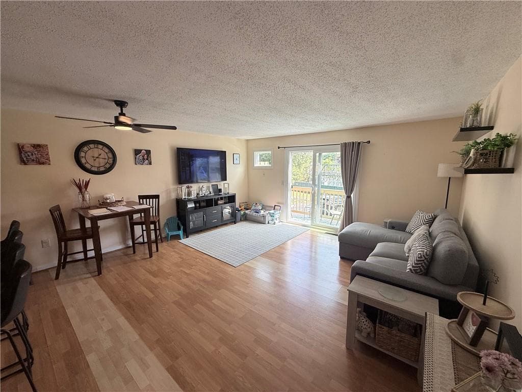 Condominium at 4 Smithfield Road UNIT 17, North Providence, photo 8 of 25