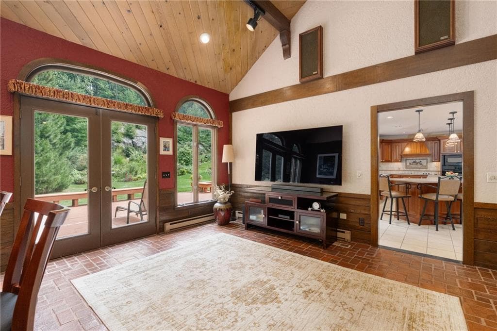 Single Family Residence at 2 Lancers Lane, Lincoln, photo 11 of 46