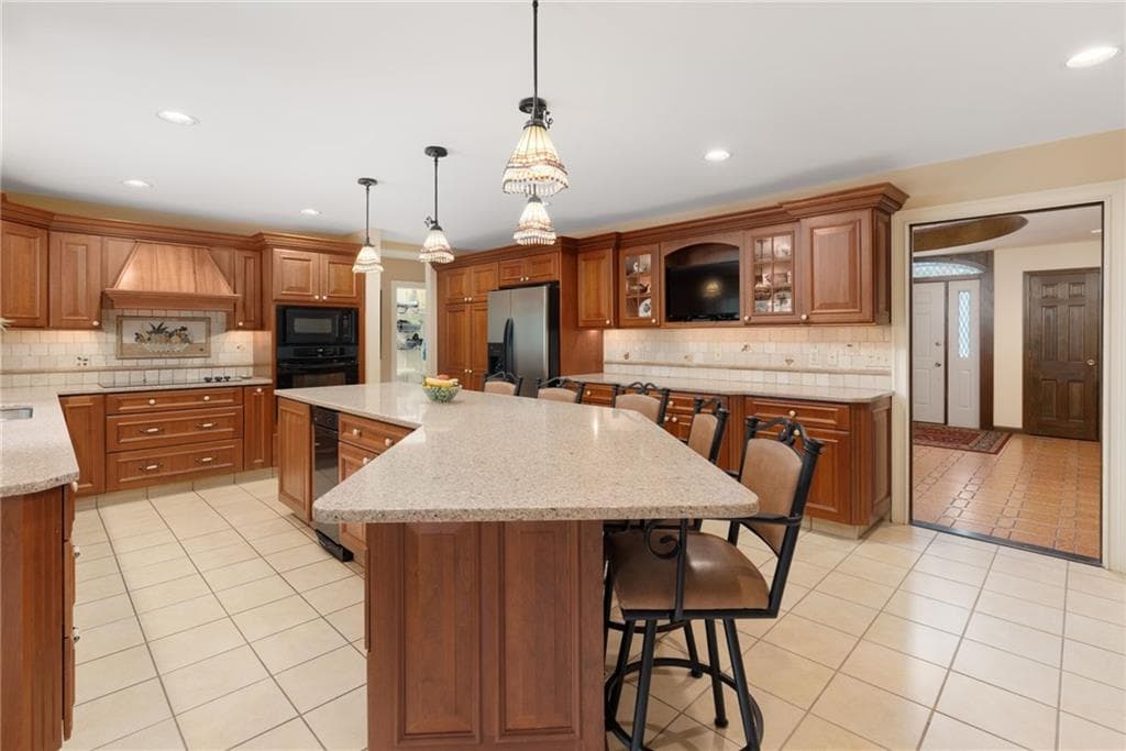 Single Family Residence at 2 Lancers Lane, Lincoln, photo 8 of 46