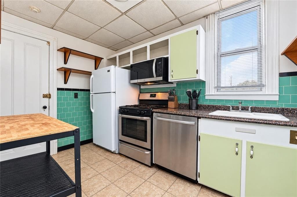 Multi Family at 5 Hillside Avenue, Providence, photo 13 of 43
