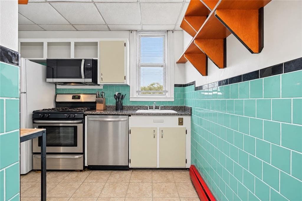 Multi Family at 5 Hillside Avenue, Providence, photo 12 of 43