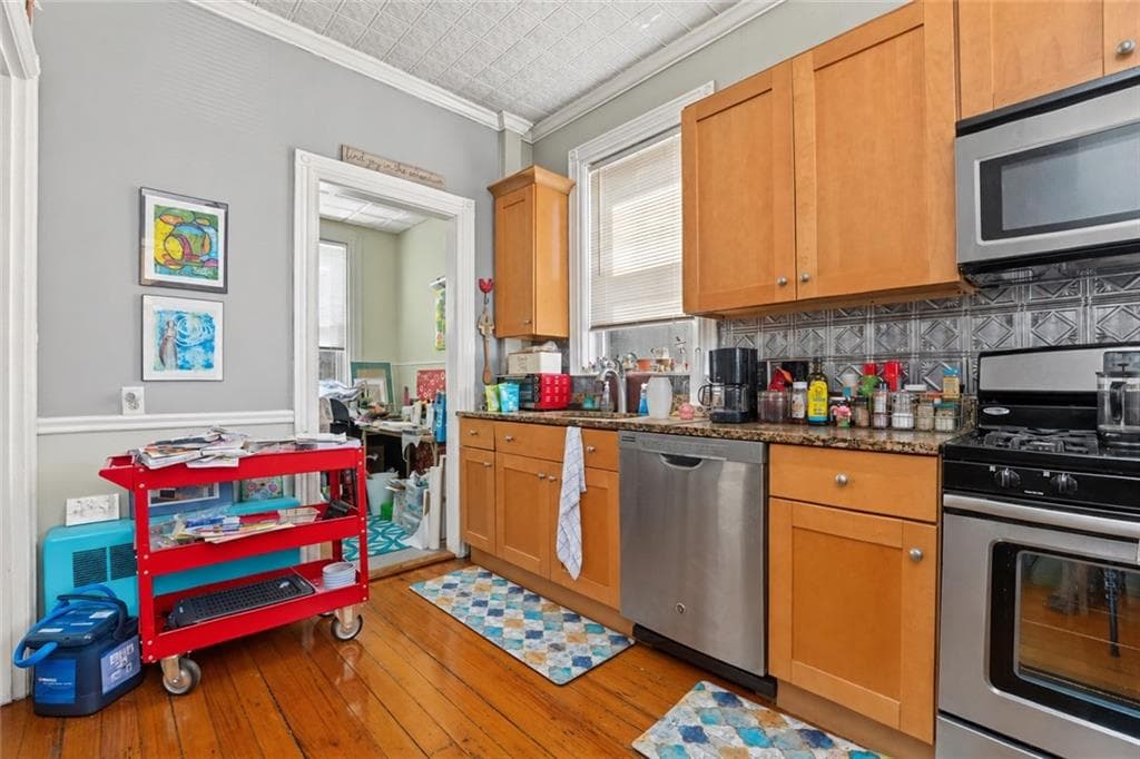 Multi Family at 5 Hillside Avenue, Providence, photo 8 of 43