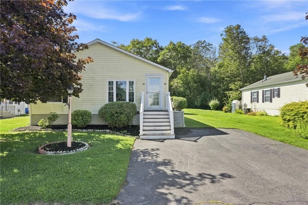 Single Family Residence at 40 Blackbird Court, Tiverton, photo 2 of 38