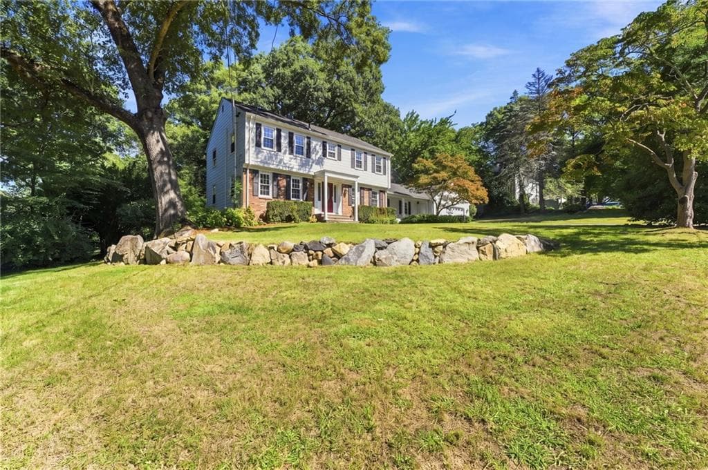 Single Family Residence at 33 Old Oak Drive, Warwick, photo 2 of 47
