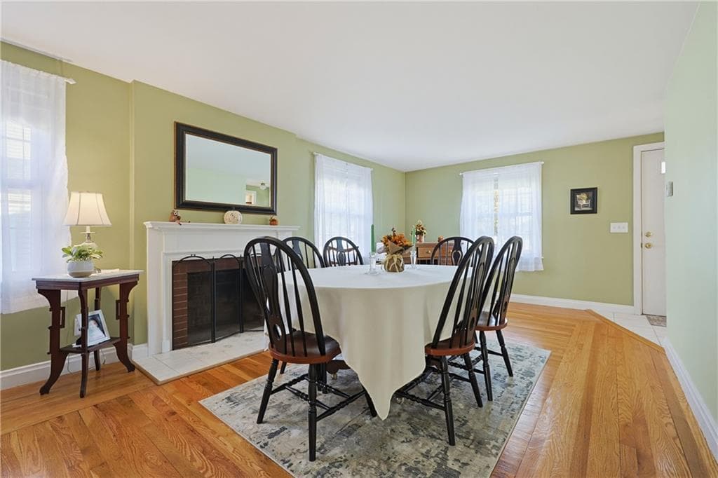 Single Family Residence at 166 Puritan Drive, Warwick, photo 4 of 35