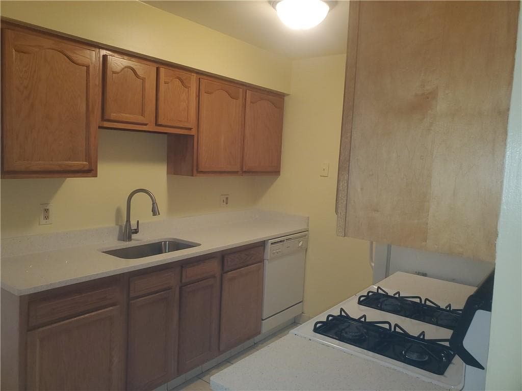 Condominium at 132 FORDSON Avenue UNIT 9, Cranston, photo 10 of 11