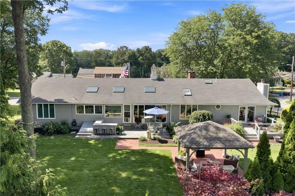 Single Family Residence at 210 Wildflower Drive, Cranston, photo 4 of 40