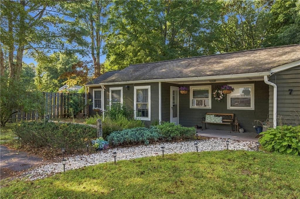 Single Family Residence at 7 White Pine Drive, Cumberland, photo 2 of 34