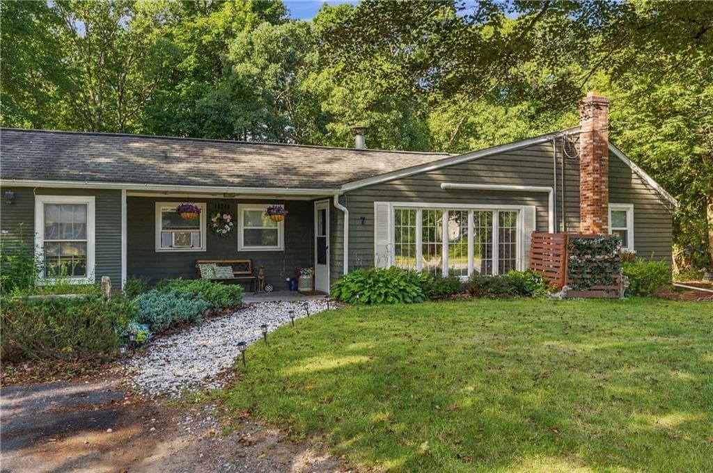 Single Family Residence at 7 White Pine Drive, Cumberland, photo 3 of 34