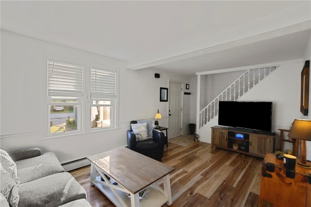 Single Family Residence at 45 Cedar Avenue, Portsmouth, photo 9 of 40