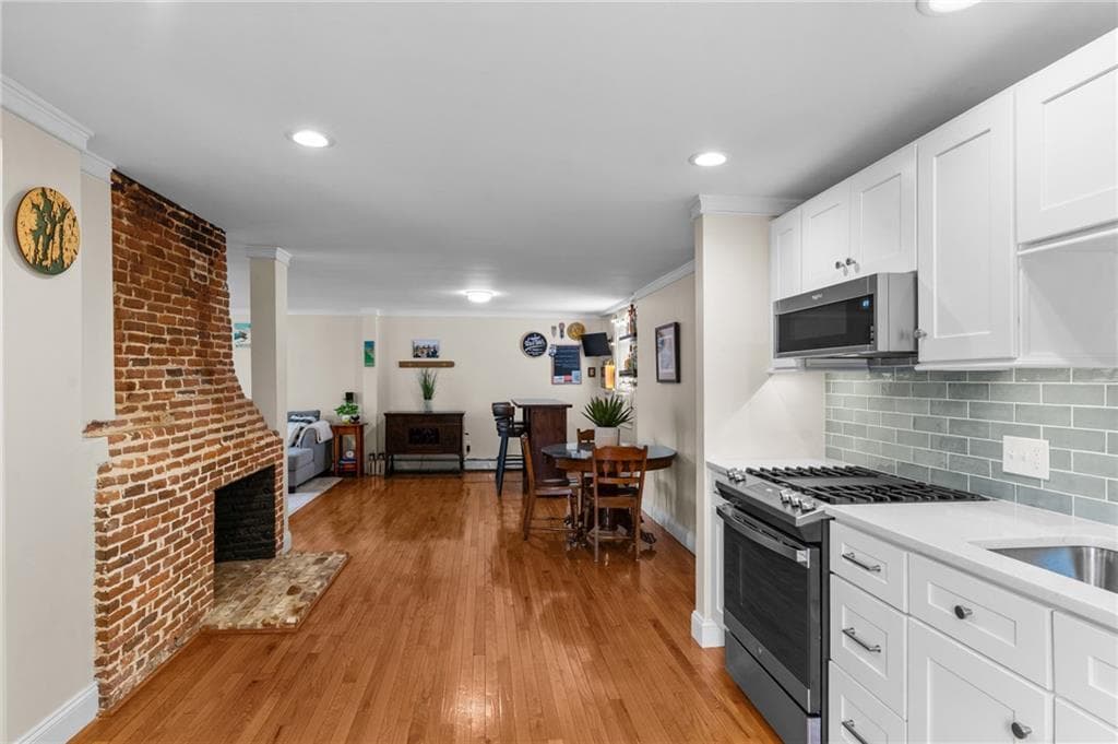 Condominium at 17 B Bank Street UNIT B, Warwick, photo 8 of 46