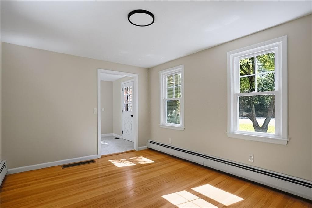 Single Family Residence at 23 Wildrose Court, Warwick, photo 13 of 50