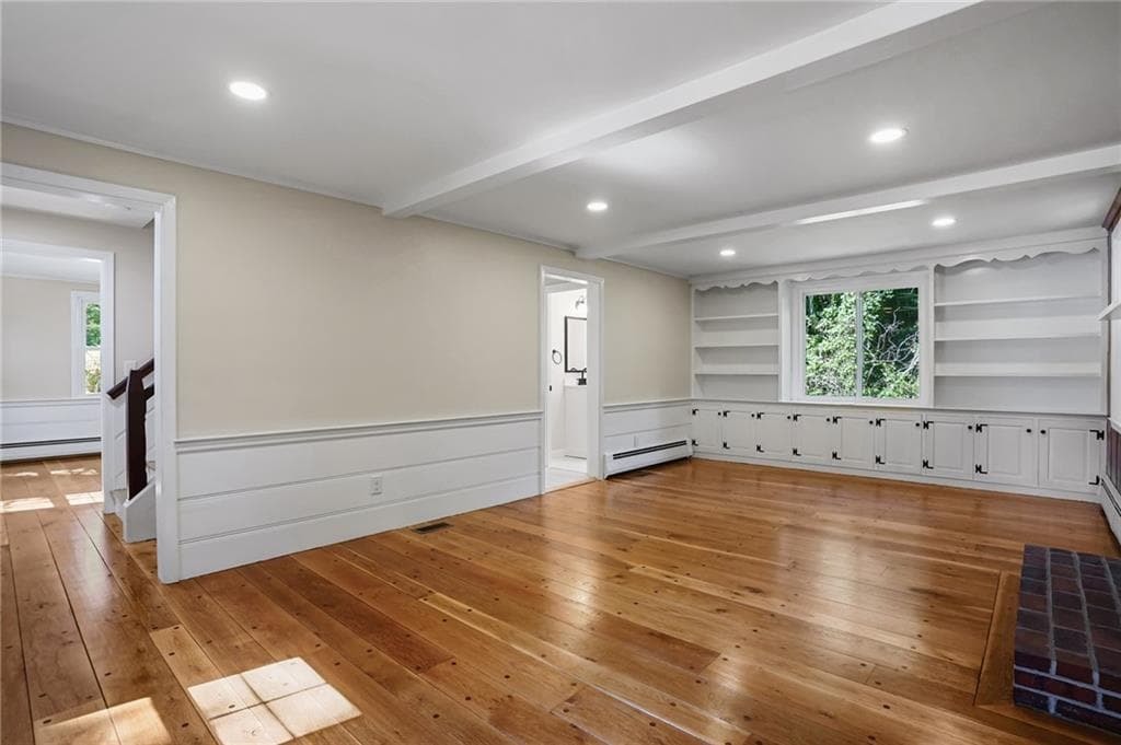 Single Family Residence at 23 Wildrose Court, Warwick, photo 20 of 50