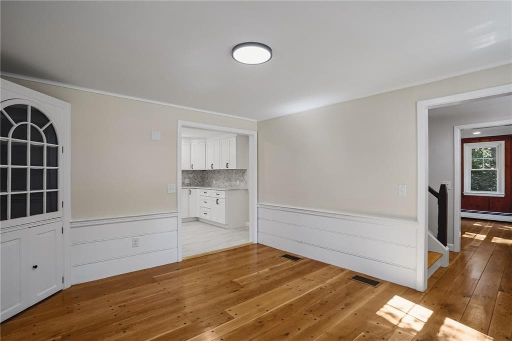 Single Family Residence at 23 Wildrose Court, Warwick, photo 10 of 50