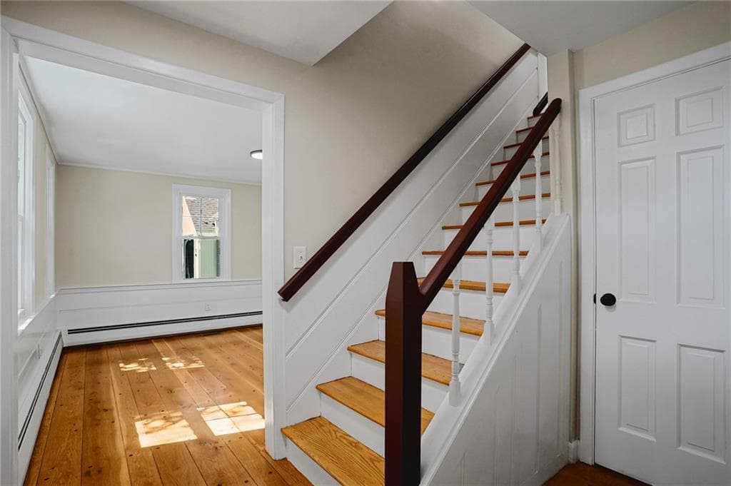 Single Family Residence at 23 Wildrose Court, Warwick, photo 21 of 50