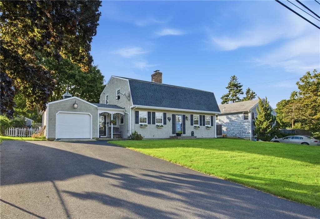 11 Linda Avenue