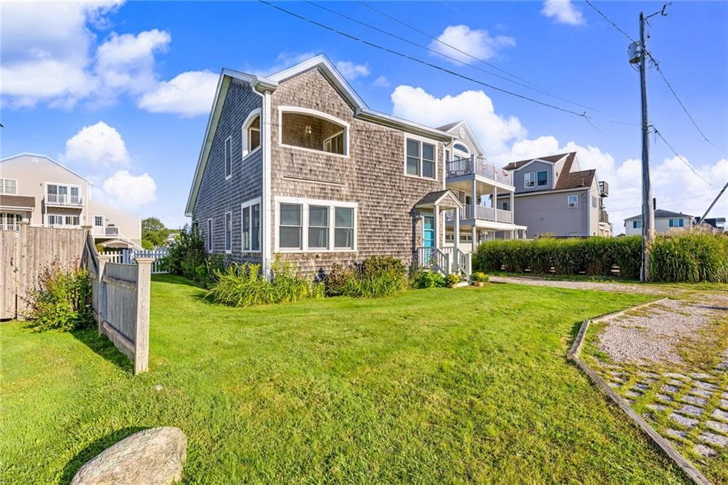 Single Family Residence at 29 Glenwood Avenue, Narragansett, photo 6 of 43
