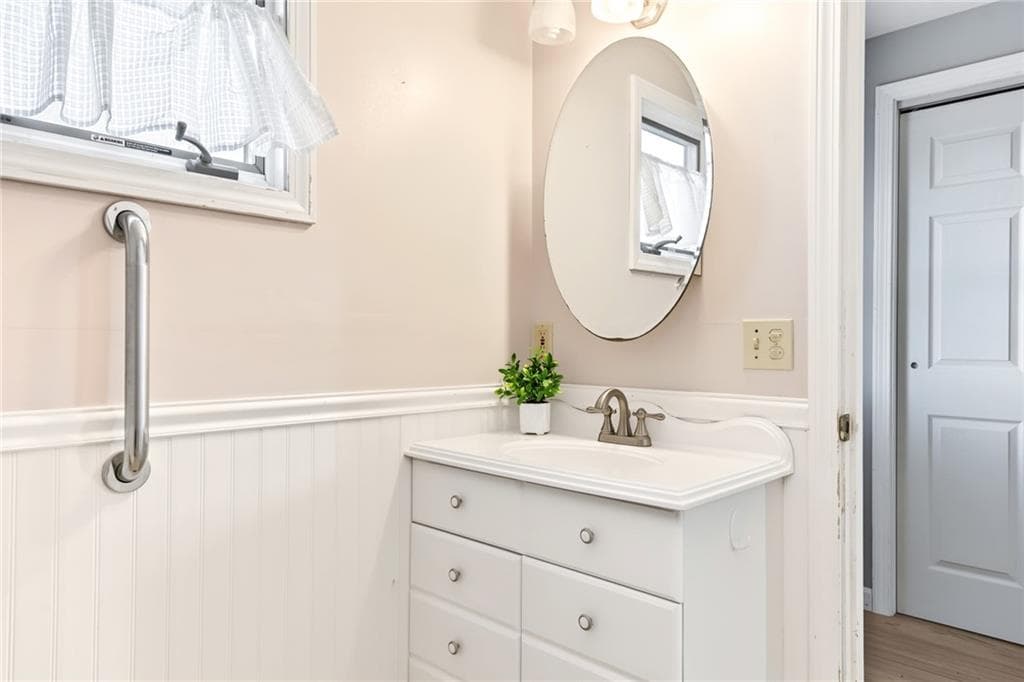 Single Family Residence at 29 Glenwood Avenue, Narragansett, photo 16 of 43