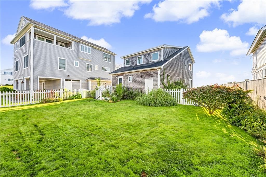 Single Family Residence at 29 Glenwood Avenue, Narragansett, photo 34 of 43