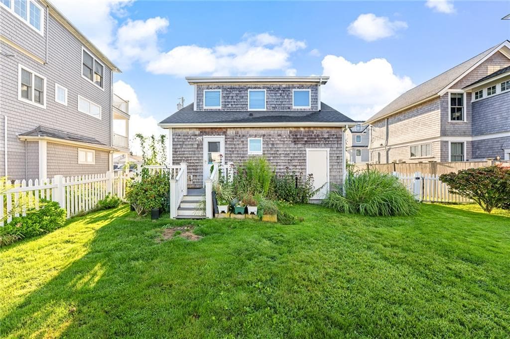 Single Family Residence at 29 Glenwood Avenue, Narragansett, photo 33 of 43