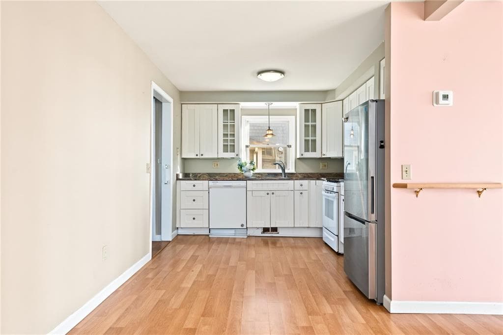 Single Family Residence at 29 Glenwood Avenue, Narragansett, photo 14 of 43