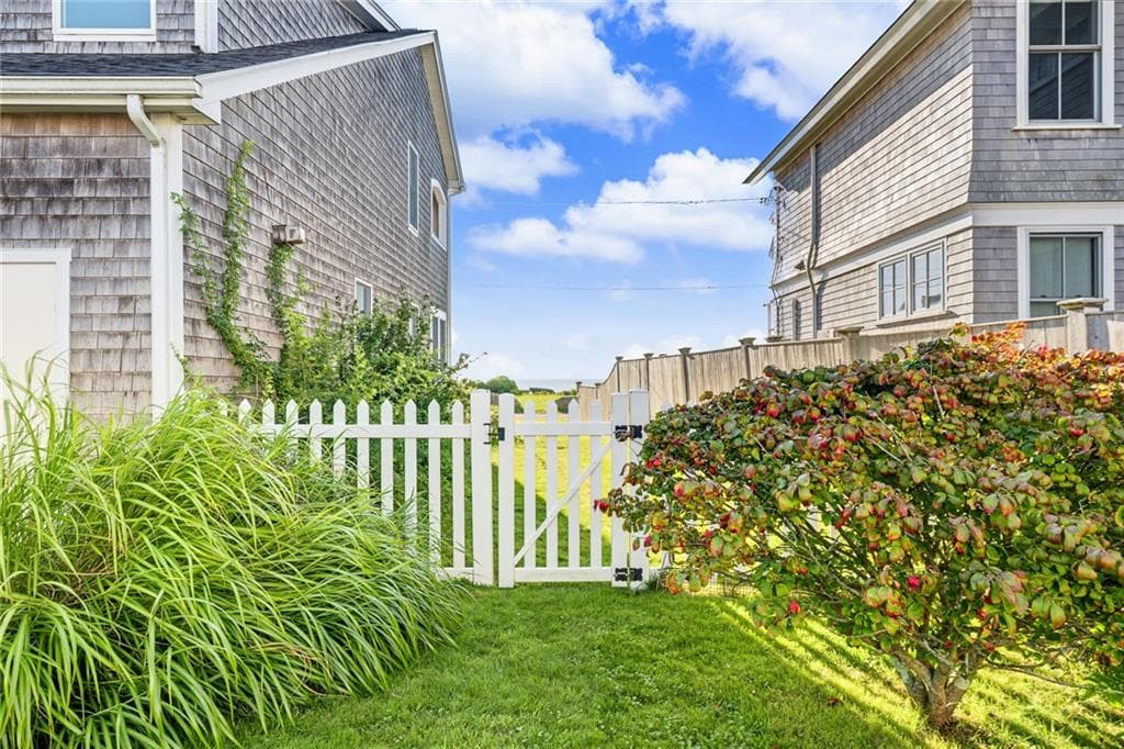 Single Family Residence at 29 Glenwood Avenue, Narragansett, photo 35 of 43