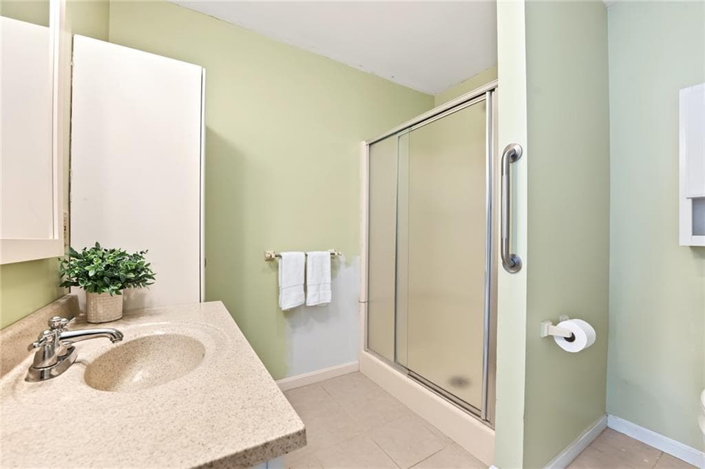 Single Family Residence at 29 Glenwood Avenue, Narragansett, photo 21 of 43