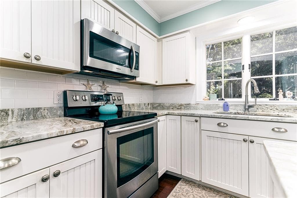 Single Family Residence at 46 Misty Oak Drive, East Greenwich, photo 23 of 40