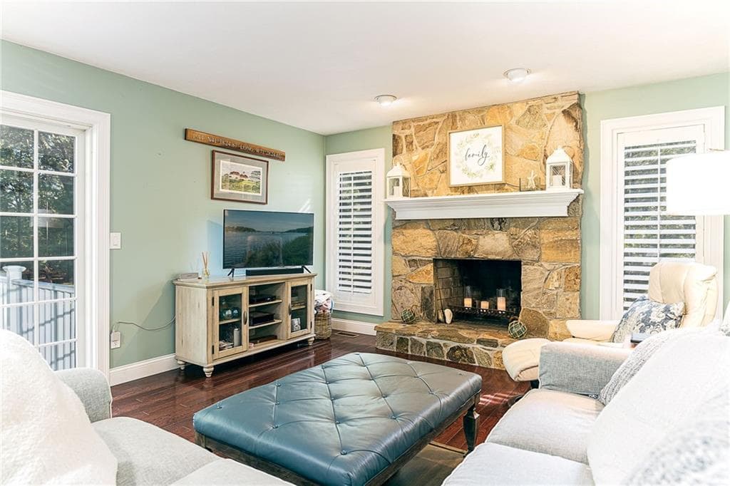 Single Family Residence at 46 Misty Oak Drive, East Greenwich, photo 27 of 40