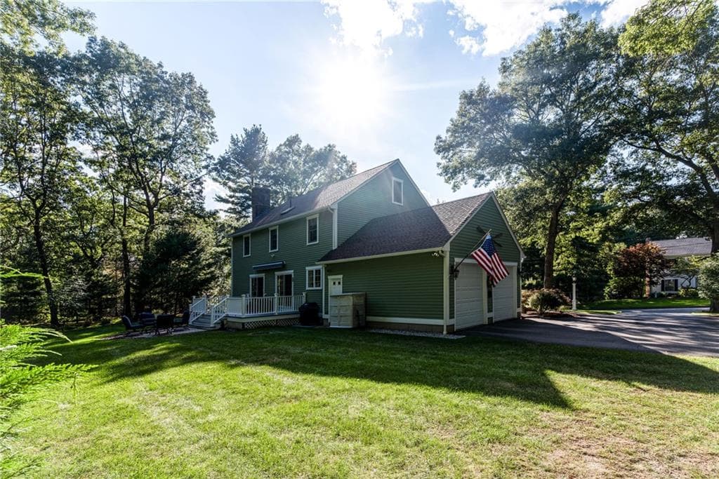 Single Family Residence at 46 Misty Oak Drive, East Greenwich, photo 6 of 40