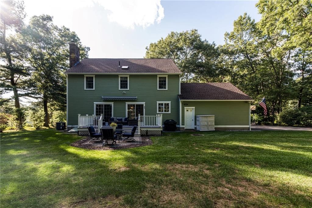Single Family Residence at 46 Misty Oak Drive, East Greenwich, photo 7 of 40
