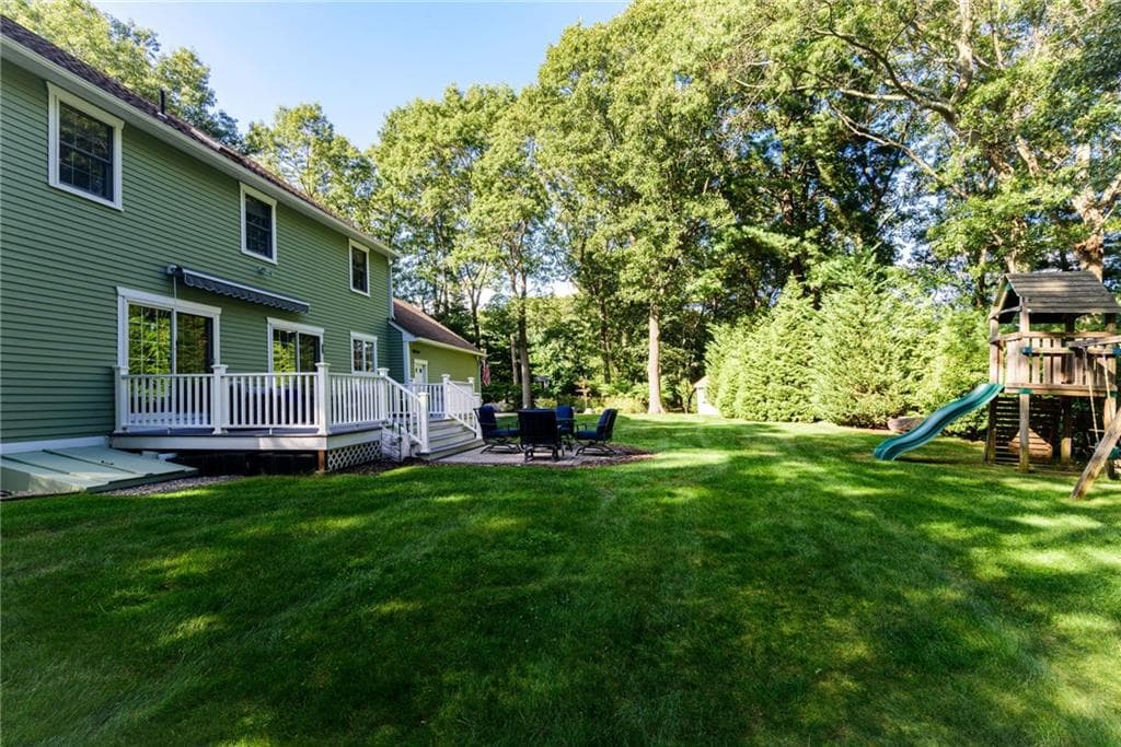 Single Family Residence at 46 Misty Oak Drive, East Greenwich, photo 9 of 40
