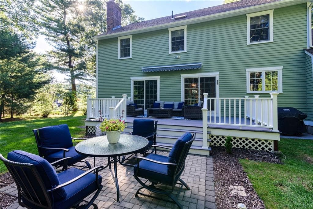 Single Family Residence at 46 Misty Oak Drive, East Greenwich, photo 8 of 40