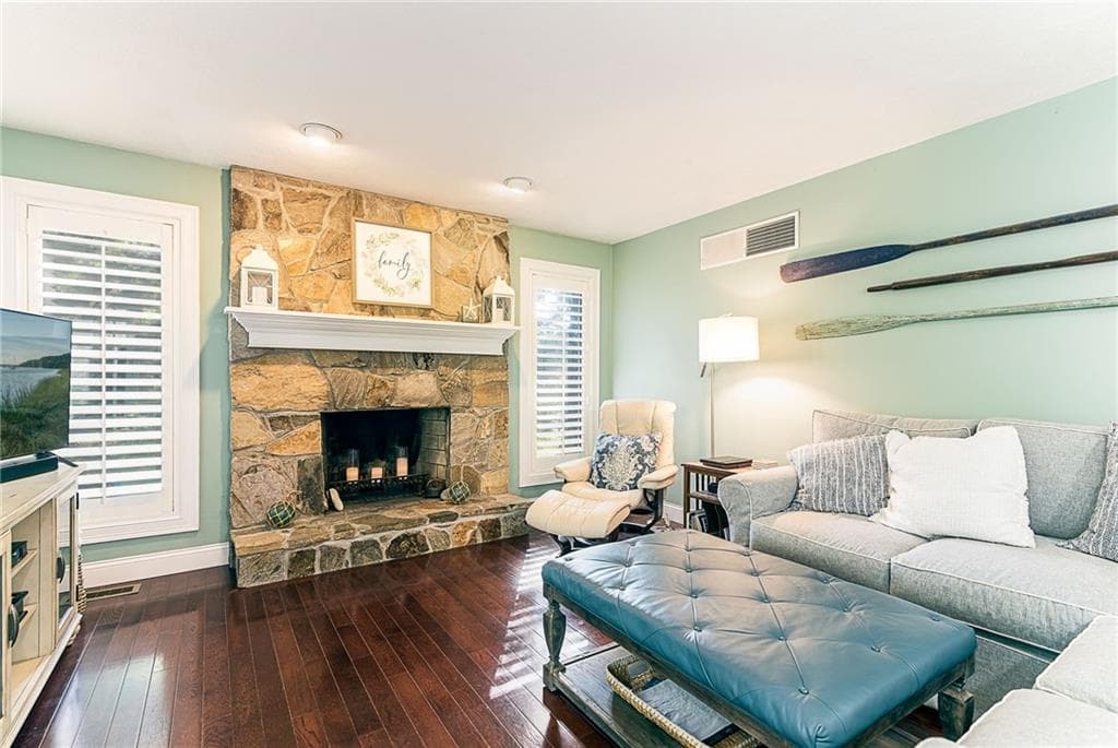 Single Family Residence at 46 Misty Oak Drive, East Greenwich, photo 25 of 40