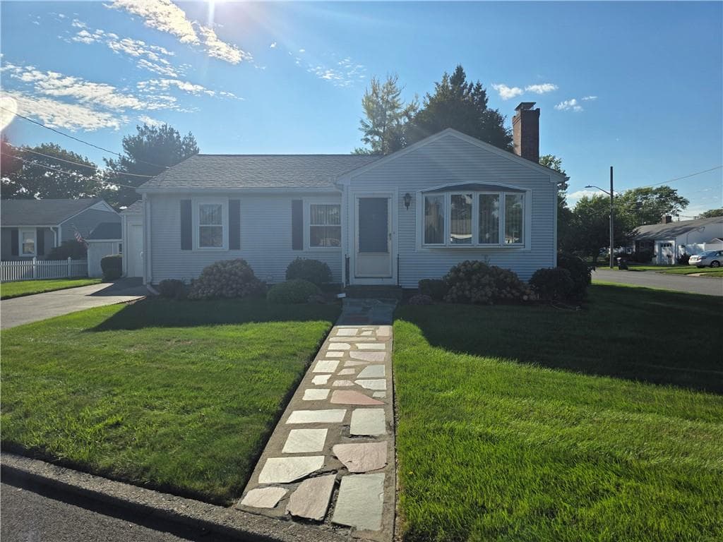 Single Family Residence at 59 Ferncrest Drive, Pawtucket, photo 2 of 21
