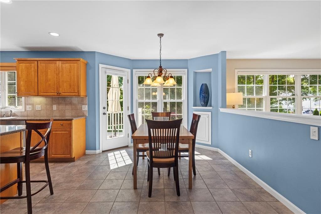 Single Family Residence at 38 Lindsay Lane, Cranston, photo 17 of 50
