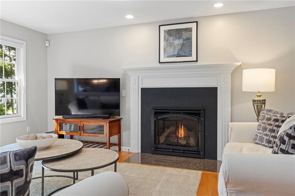 Single Family Residence at 38 Lindsay Lane, Cranston, photo 12 of 50