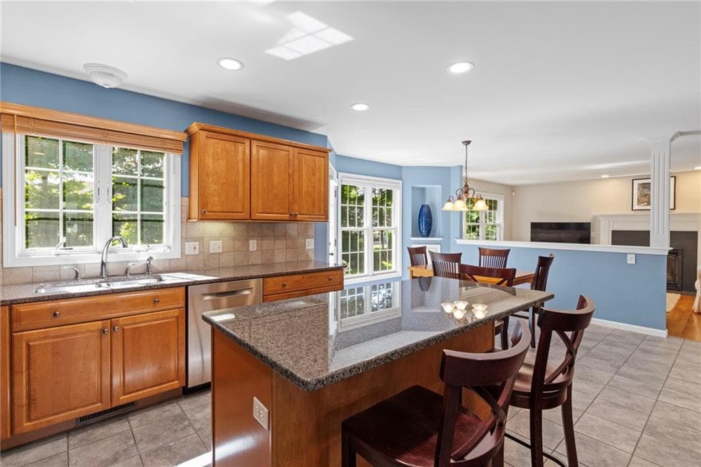Single Family Residence at 38 Lindsay Lane, Cranston, photo 20 of 50