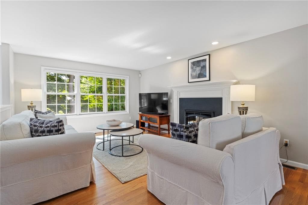 Single Family Residence at 38 Lindsay Lane, Cranston, photo 11 of 50