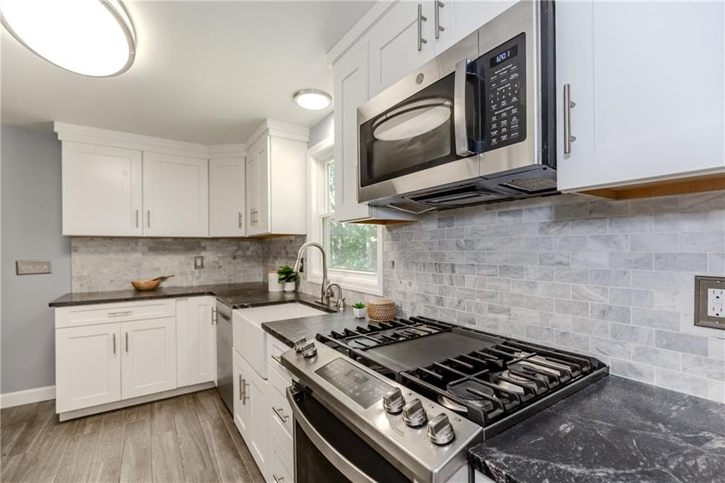 Single Family Residence at 116 Heritage Road, North Kingstown, photo 8 of 24