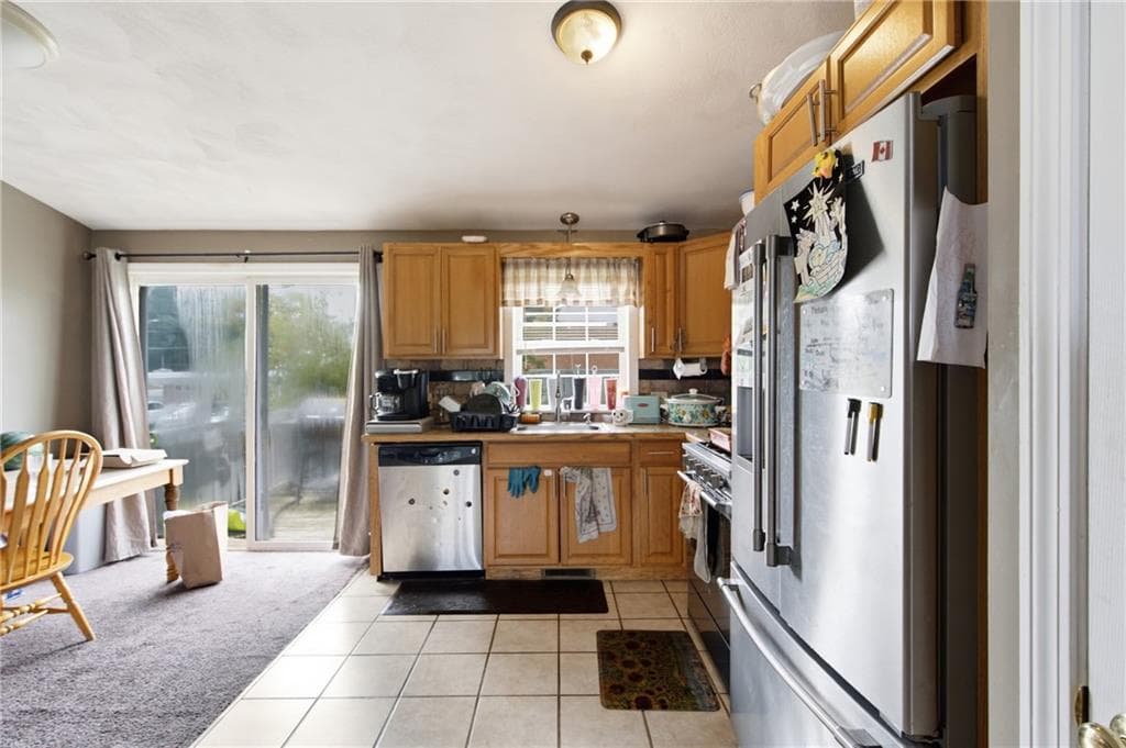 Single Family Residence at 71 Clemence Street, Cranston, photo 5 of 12