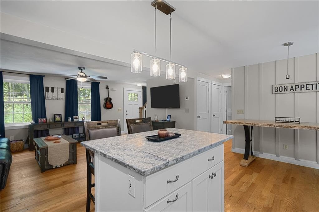 Single Family Residence at 118 Woodville Alton Road, Hopkinton, photo 6 of 41