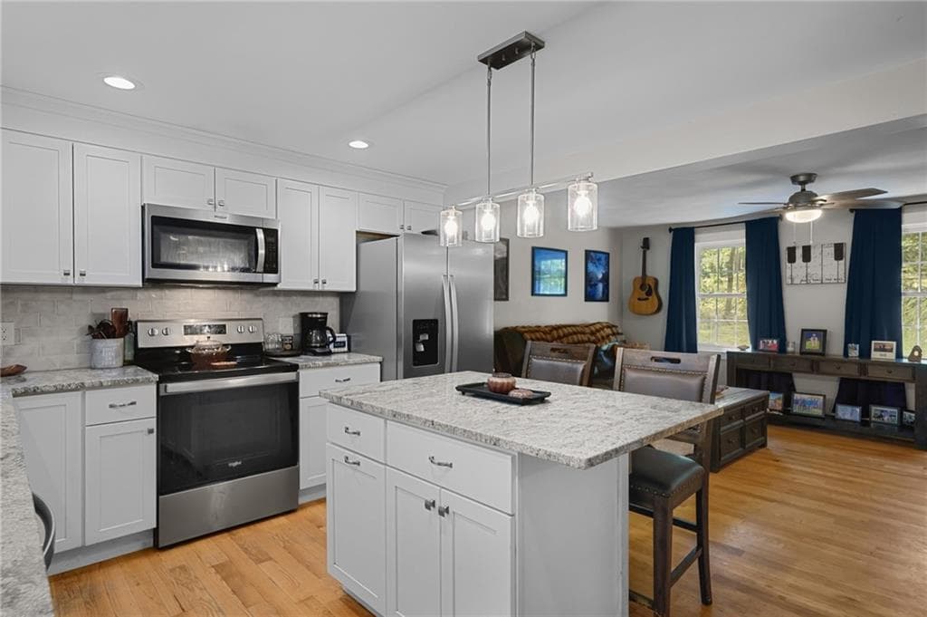 Single Family Residence at 118 Woodville Alton Road, Hopkinton, photo 5 of 41