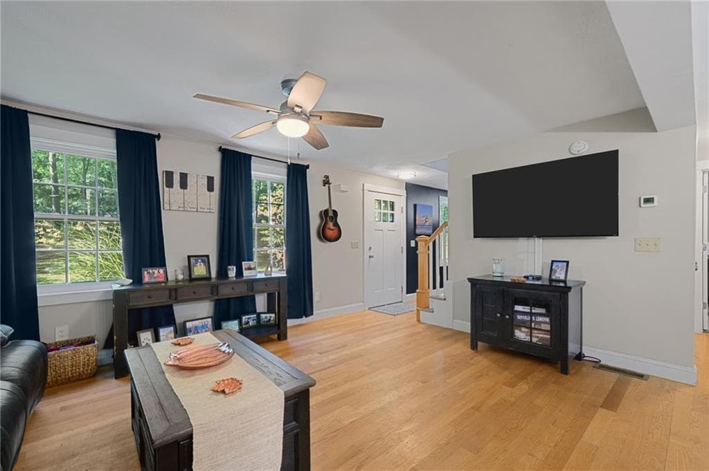 Single Family Residence at 118 Woodville Alton Road, Hopkinton, photo 9 of 41
