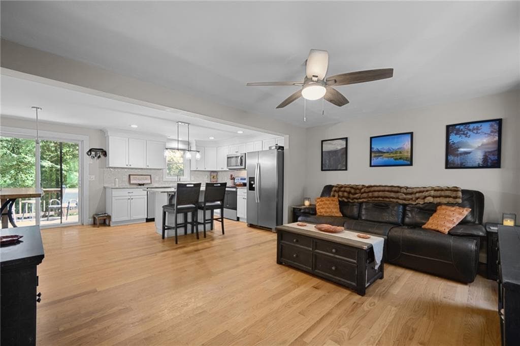 Single Family Residence at 118 Woodville Alton Road, Hopkinton, photo 10 of 41